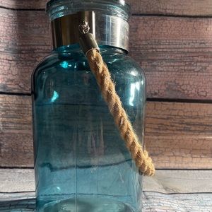Glass jar with rope handle